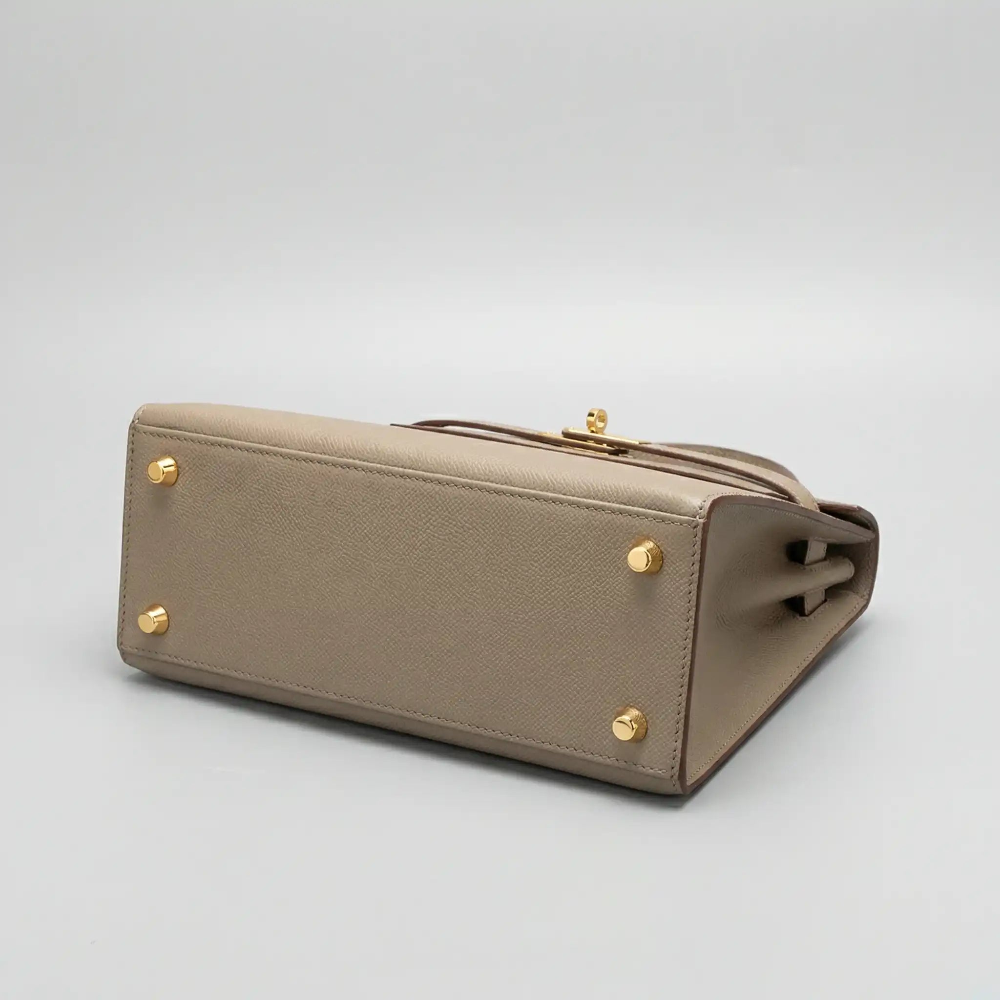 Aurelia 25 Handbag - Premium Collection